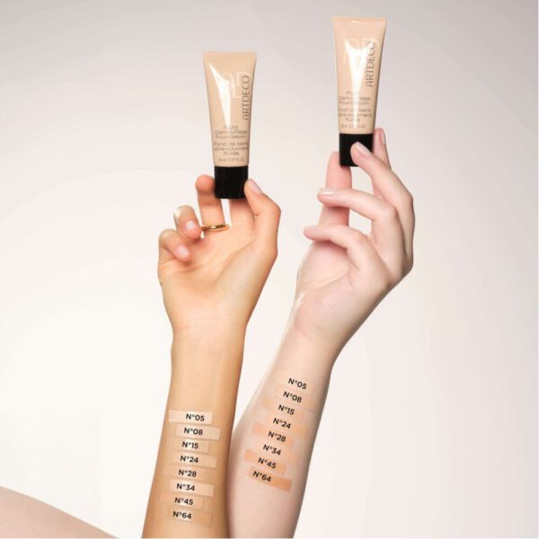 Website format JPG-4911.xx_Fluid-Camouflage-Foundation_Person2 Website format JPG-4911.xx_Fluid-Camouflage-Foundation_Person2