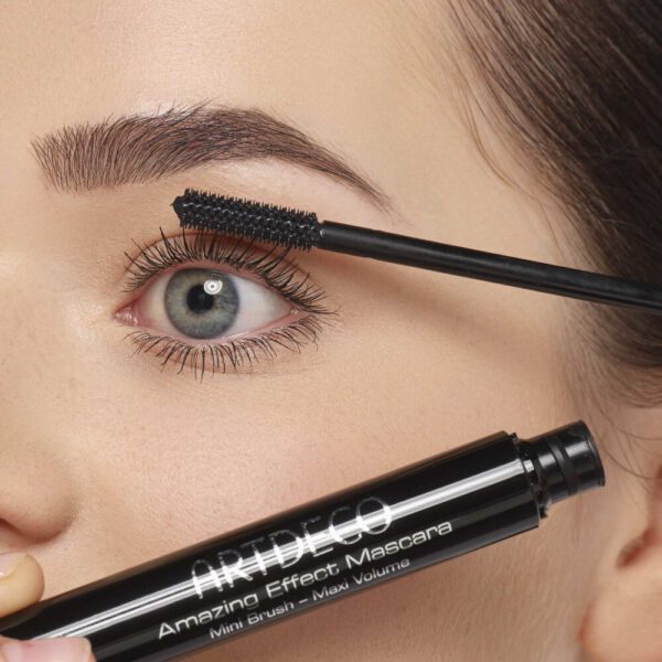 Website format JPG-2094.1_Amazing-Effect-Mascara_Application Website format JPG-2094.1_Amazing-Effect-Mascara_Application