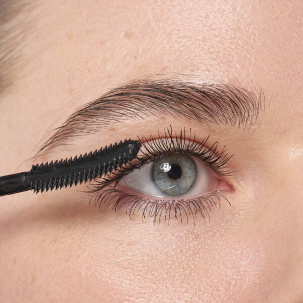 Website format JPG-210.10_Curl&Style-Mascara_Application Website format JPG-210.10_Curl&Style-Mascara_Application
