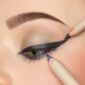 Website format JPG-225.10-Smooth-Eye-Liner_Person