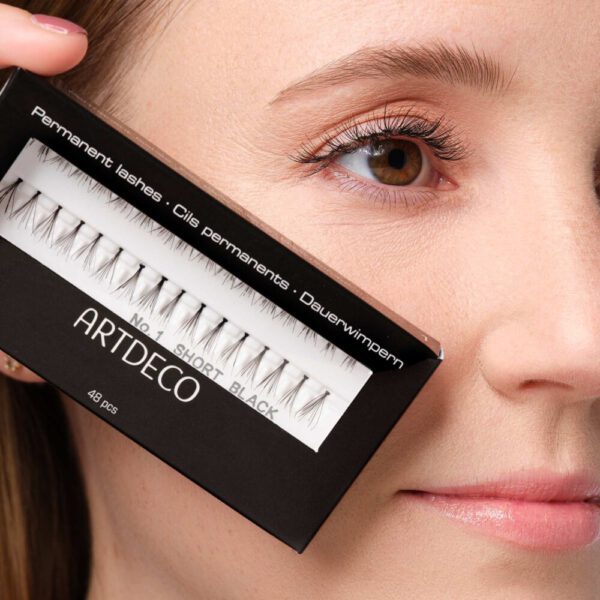 Website format JPG-670.1_Permanent-Individual-Lashes_Person Website format JPG-670.1_Permanent-Individual-Lashes_Person