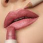 Website format JPG-150.627_Natural-Cream-Lipstick_Person